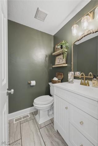 6093 Anchorport Circle NW Canton OH 44718