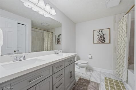 6093 Anchorport Circle NW Canton OH 44718