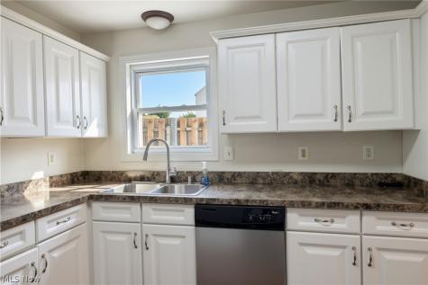 1209 Commonwealth Avenue Mayfield Heights OH 44124