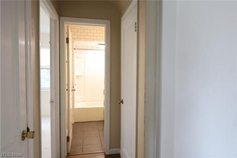 1209 Commonwealth Avenue Mayfield Heights OH 44124