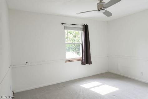 1209 Commonwealth Avenue Mayfield Heights OH 44124