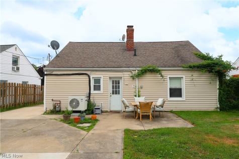 1209 Commonwealth Avenue Mayfield Heights OH 44124