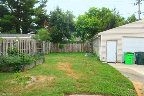 1209 Commonwealth Avenue Mayfield Heights OH 44124