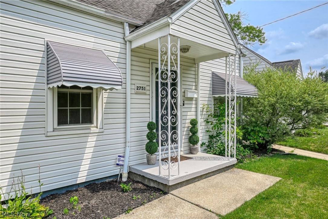 2751 Valley Road Cuyahoga Falls OH 44223