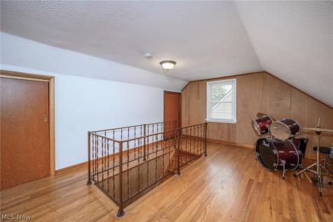 2751 Valley Road Cuyahoga Falls OH 44223