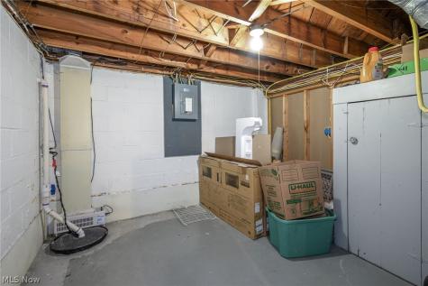 2751 Valley Road Cuyahoga Falls OH 44223