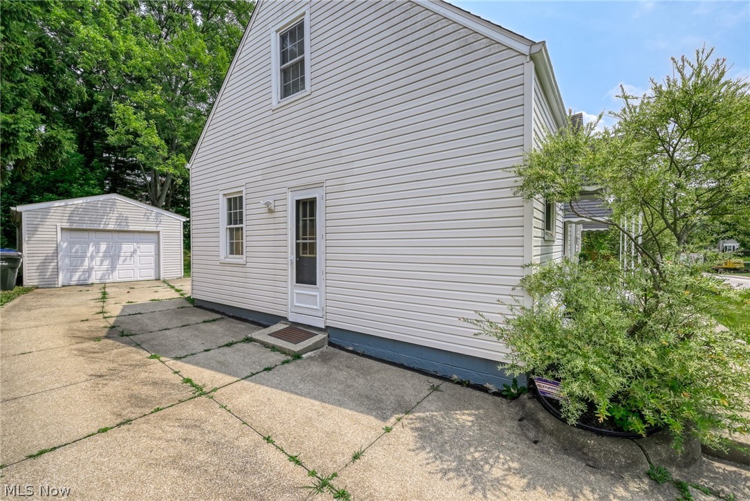 2751 Valley Road Cuyahoga Falls OH 44223