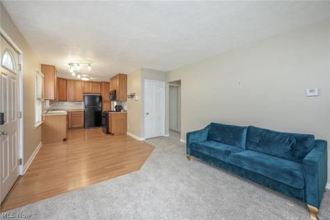 2751 Valley Road Cuyahoga Falls OH 44223