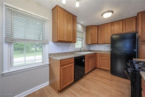 2751 Valley Road Cuyahoga Falls OH 44223