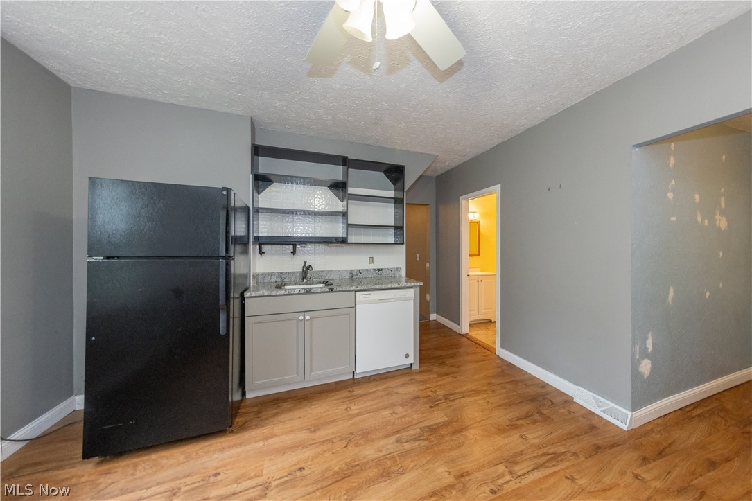 827 Starkweather Avenue Cleveland OH 44113