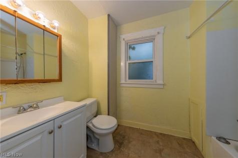 827 Starkweather Avenue Cleveland OH 44113