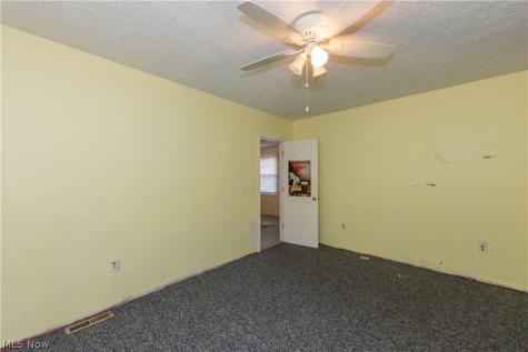 827 Starkweather Avenue Cleveland OH 44113