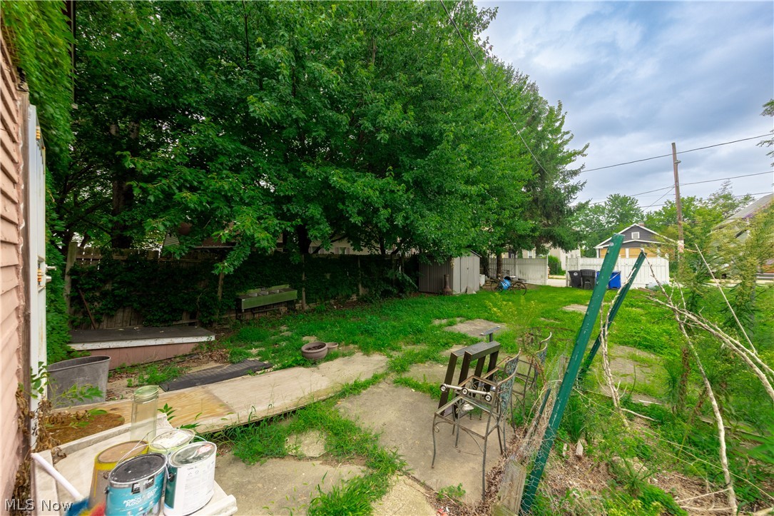 827 Starkweather Avenue Cleveland OH 44113