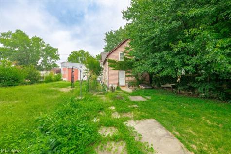 827 Starkweather Avenue Cleveland OH 44113