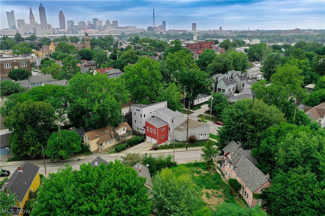 827 Starkweather Avenue Cleveland OH 44113