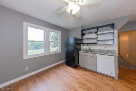 827 Starkweather Avenue Cleveland OH 44113