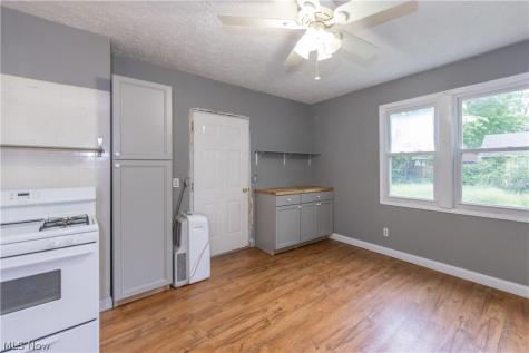 827 Starkweather Avenue Cleveland OH 44113