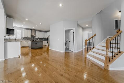 38691 Amberwood Drive Avon OH 44011