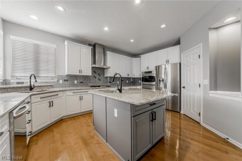 38691 Amberwood Drive Avon OH 44011