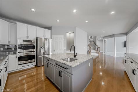 38691 Amberwood Drive Avon OH 44011