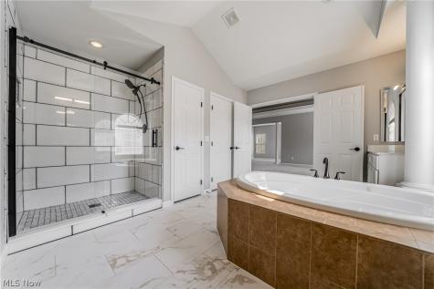 38691 Amberwood Drive Avon OH 44011