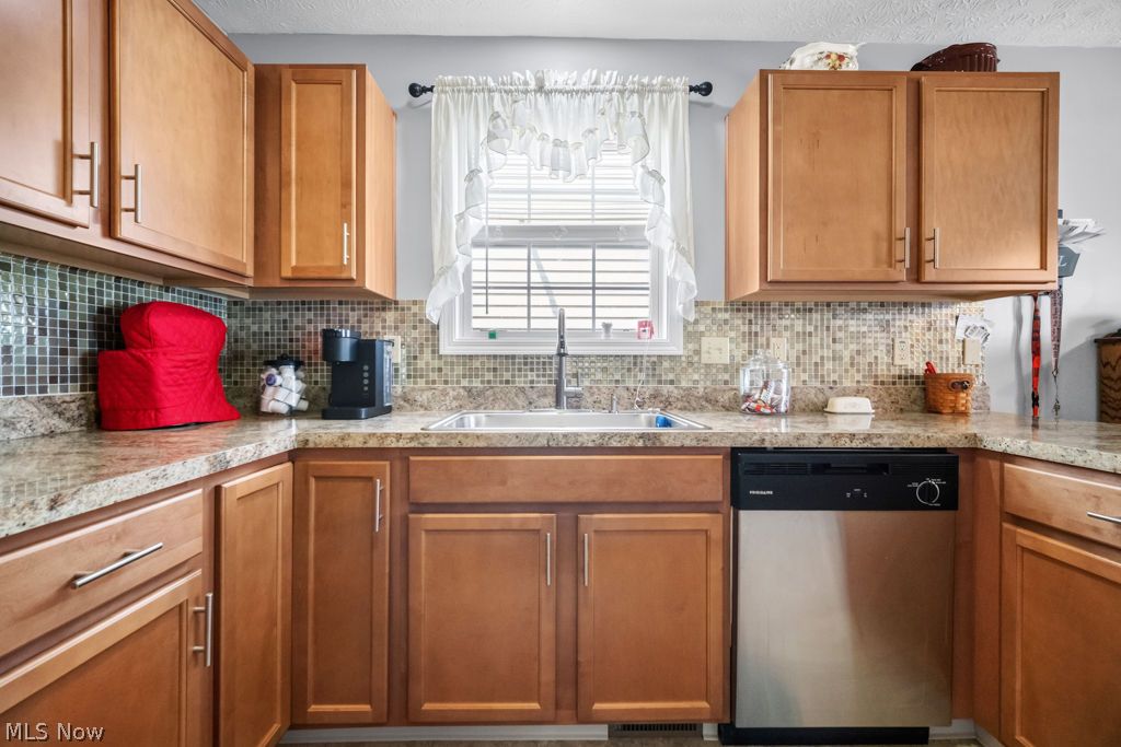 117 Carrington Court Elyria OH 44035