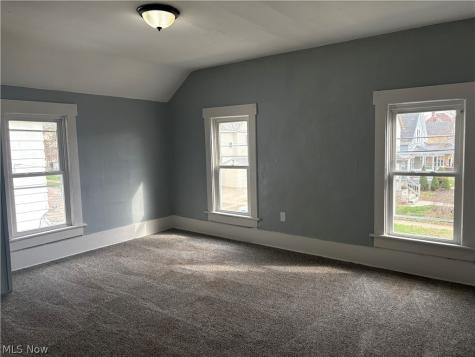 621 Creedmore Avenue Barberton OH 44203