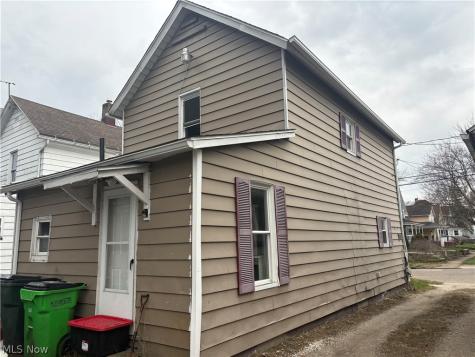 621 Creedmore Avenue Barberton OH 44203