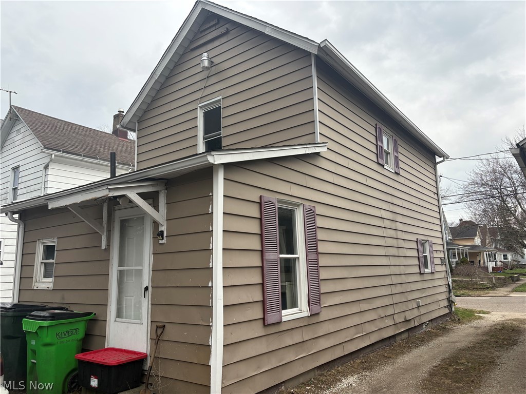 621 Creedmore Avenue Barberton OH 44203