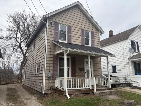 621 Creedmore Avenue Barberton OH 44203