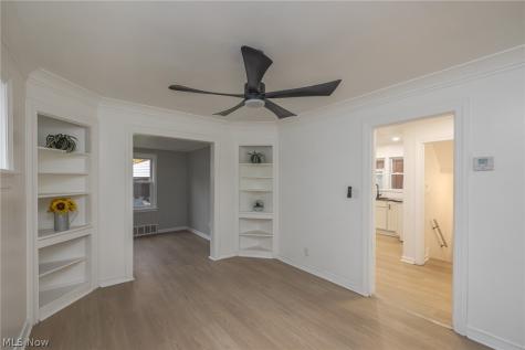 939 Vineshire Road Cleveland Heights OH 44121