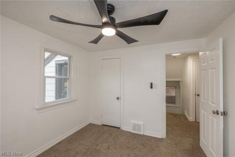 939 Vineshire Road Cleveland Heights OH 44121