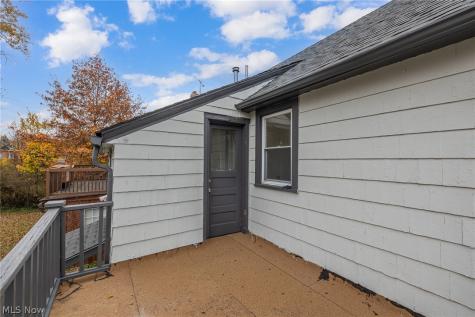 939 Vineshire Road Cleveland Heights OH 44121