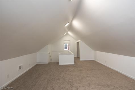 939 Vineshire Road Cleveland Heights OH 44121