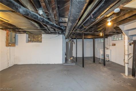 939 Vineshire Road Cleveland Heights OH 44121