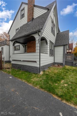 939 Vineshire Road Cleveland Heights OH 44121