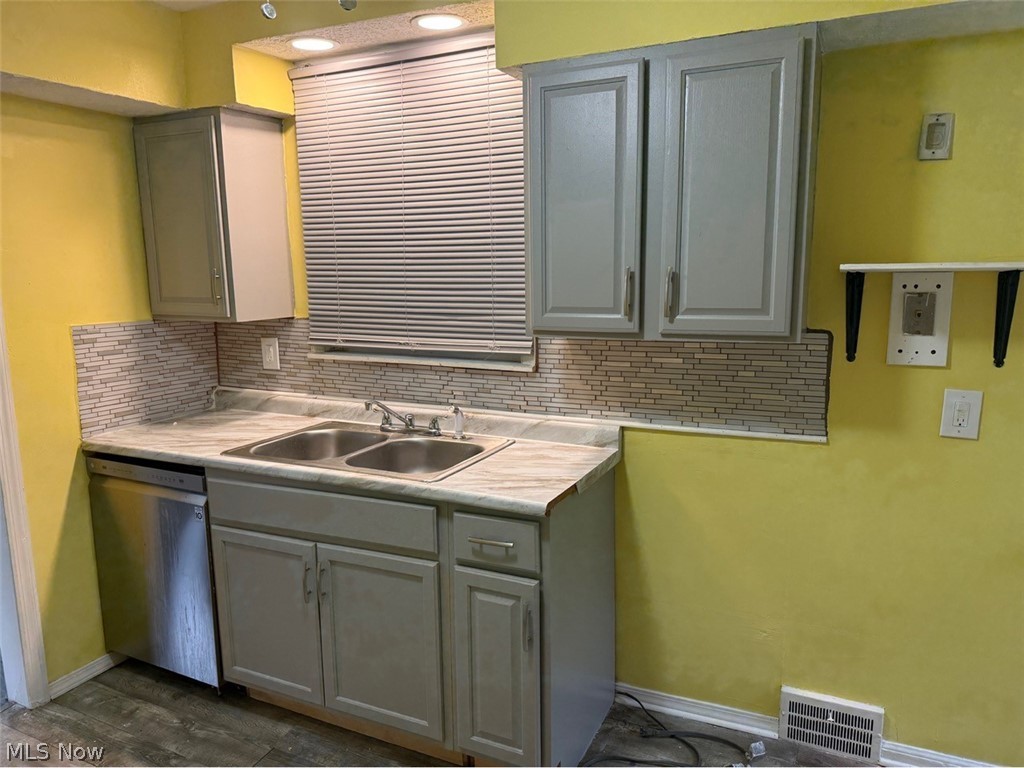 879 Medford Road Cleveland Heights OH 44121