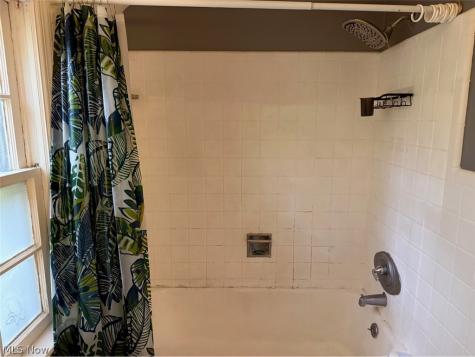 879 Medford Road Cleveland Heights OH 44121