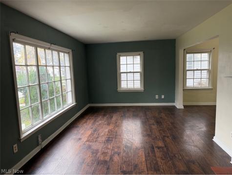 879 Medford Road Cleveland Heights OH 44121