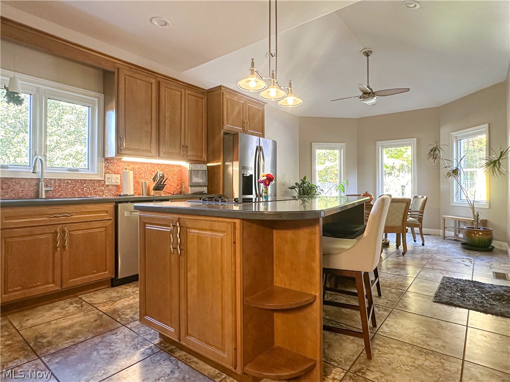 400 Amber Drive SE Warren OH 44484