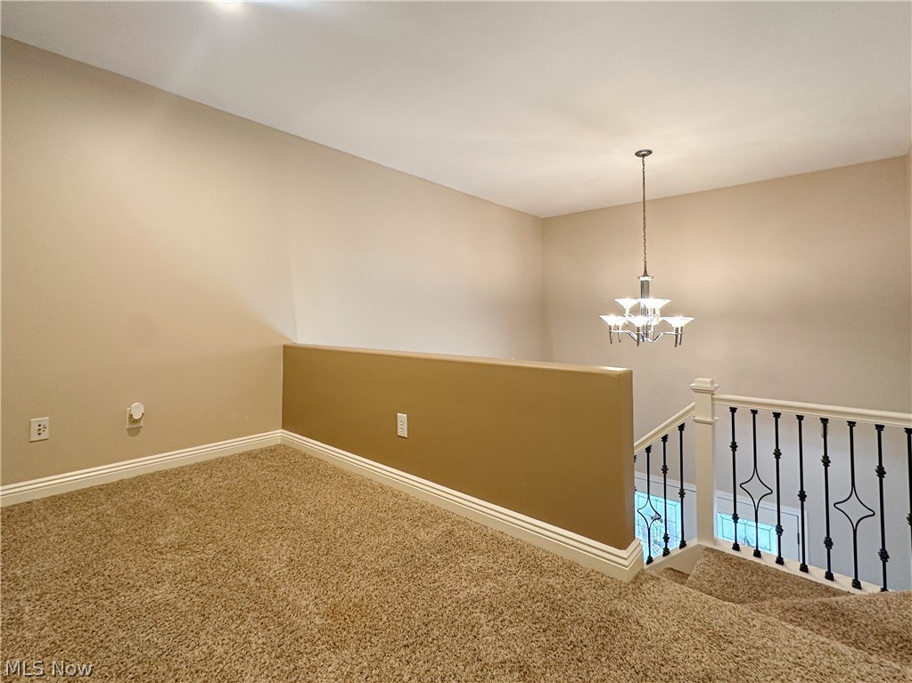 400 Amber Drive SE Warren OH 44484