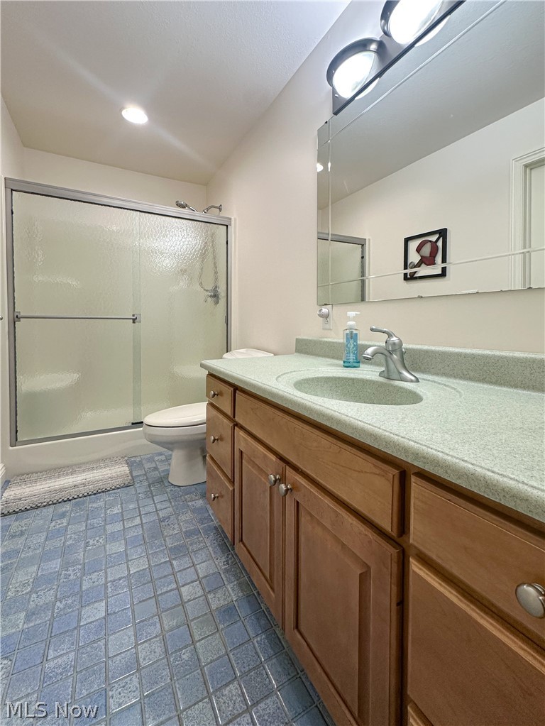 400 Amber Drive SE Warren OH 44484