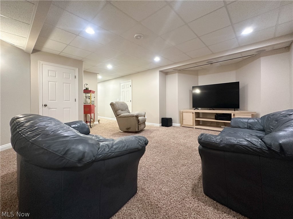 400 Amber Drive SE Warren OH 44484