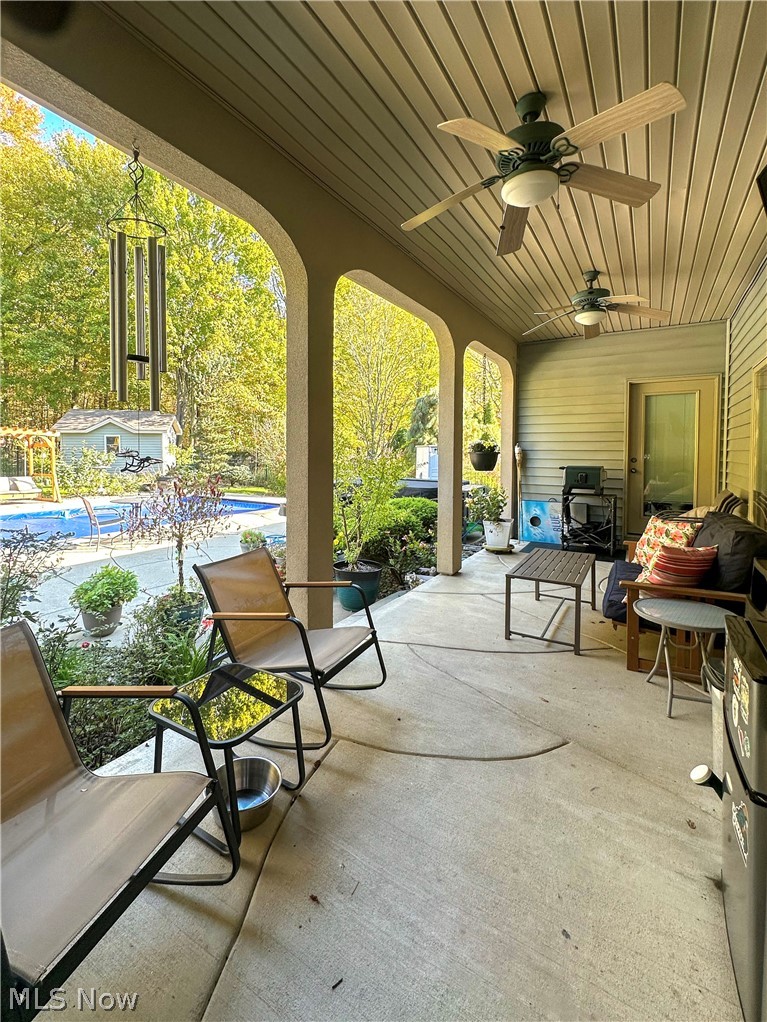 400 Amber Drive SE Warren OH 44484