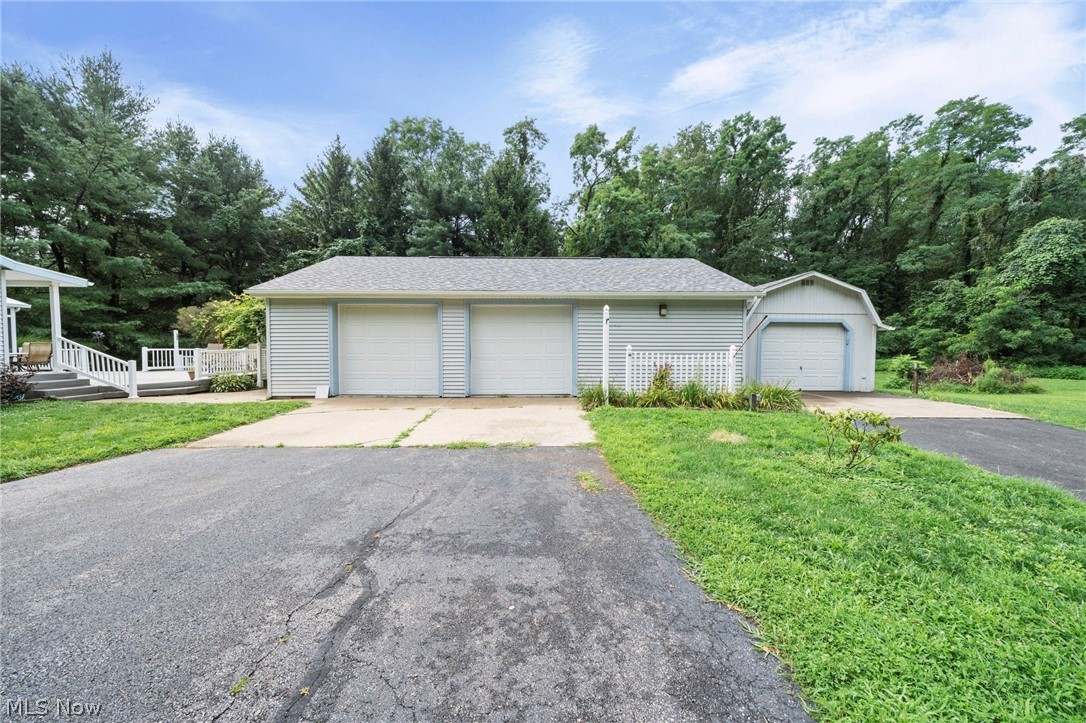 10689 Vaughn Road Mantua OH 44255