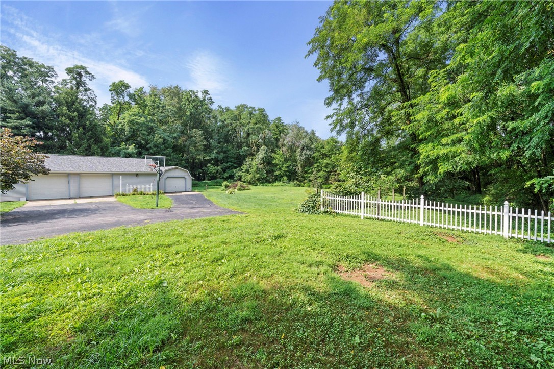 10689 Vaughn Road Mantua OH 44255