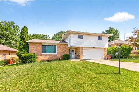 5040 Sandy Hook Drive Parma OH 44134