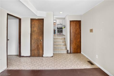 5040 Sandy Hook Drive Parma OH 44134