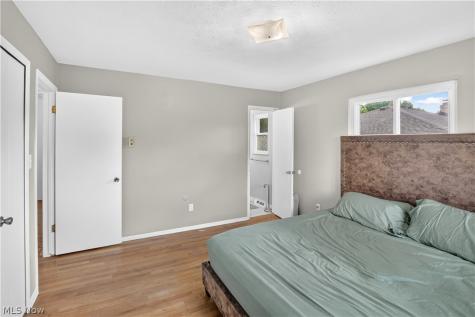 5040 Sandy Hook Drive Parma OH 44134