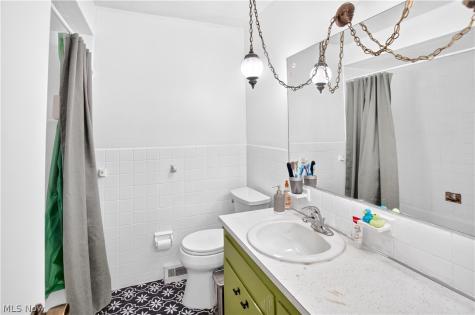 5040 Sandy Hook Drive Parma OH 44134